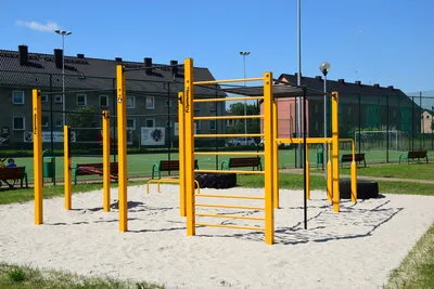 Park do kalisteniki na kompleksie boisk "Orlik" w Ozimku