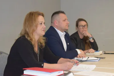 zebranie wiejskie w Pustkowie