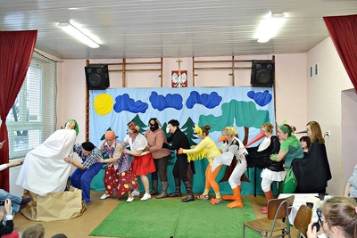 SP 2 w Ozimku: Dzień Babci i Dziadka