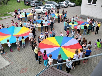 ZAWIRUJ W TAŃCU RAZEM Z KLANZĄ -  Dzień Tańca Integracyjnego w naszej szkole