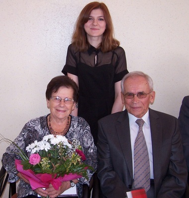 Olszewski Kryspin i Barbara z wnuczk%%C4%%85 Kasi%%C4%%85