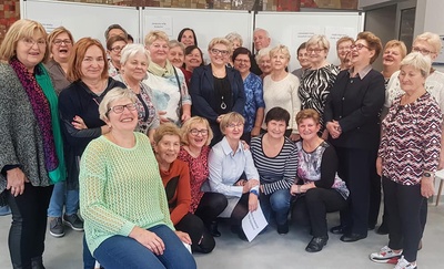 Sekretarz Gminy Ozimek odwiedziła Szkołę Superbabci i Supedziadka