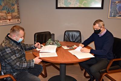 Podpisano umowę na modernizację kolejnych dróg gminnych za ponad pół miliona złotych!