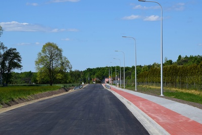 Realizacja przedsięwzięcia pod nazwą Budowa drogi gminnej pomiędzy torami PKP i ulicą Słoneczną w rejonie wykopalisk w miejscowości Krasiejów zakończona!