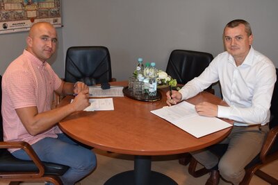 Podpisano umowę na modernizację dróg gminnych ul. Waryńskiego i ul. Jelenia w m . Ozimek