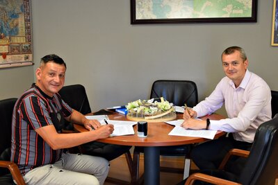 Podpisano umowę na remonty nawierzchni drogowych na terenie Gminy Ozimek