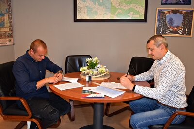 Podpisano umowę na przebudowę zjazdu nad rzeką Białką w Grodźcu