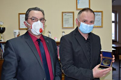 Uroczystość nadania śp. Bernardowi Materne tytułu Zasłużony dla Krasiejowa