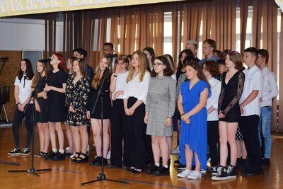 Szkoła Podstawowa Nr 3 w Ozimku pożegnała absolwentów