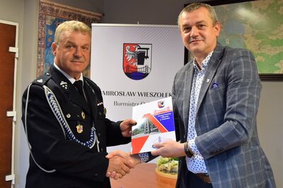 Dotacja do zakupu nowego samochodu ratowniczo-gaśniczego dla OSP Szczedrzyk