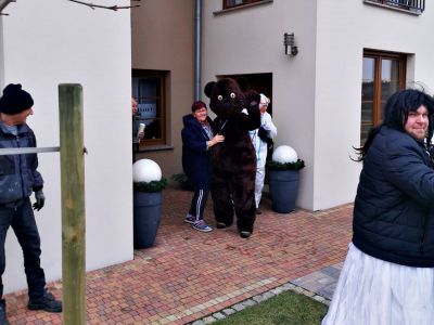 Wodzenie niedźwiedzia w Krzyżowej Dolinie