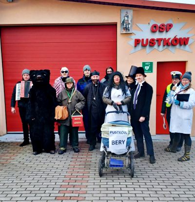 Wodzenie niedźwiedzia w Pustkowie