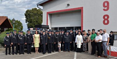 Przekazanie samochodu operacyjno-pożarniczego dla OSP Schodnia