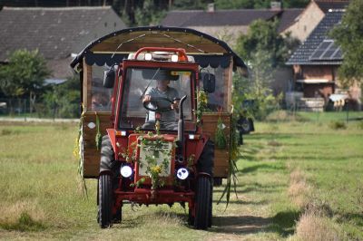 Dożynkowy Zjazd Traktorów i Starych Pojazdów w Chobiu