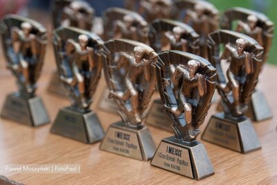 Statuetki dla najlepszych biegaczy