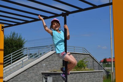 Swoich sił próbowały też dziewczynki