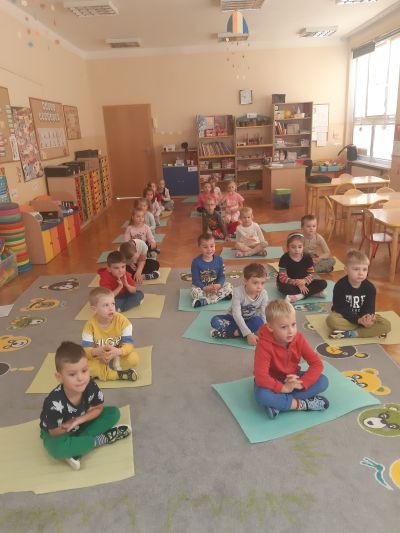 Innowacja pedagogiczna pt. ,,Zaczarowany świat jogi” -działania terapeutyczne  z wykorzystaniem elementów jogi w Jedyneczce.