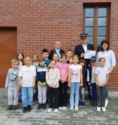 SP2 na wycieczce na dworzec kolejowy w Ozimku